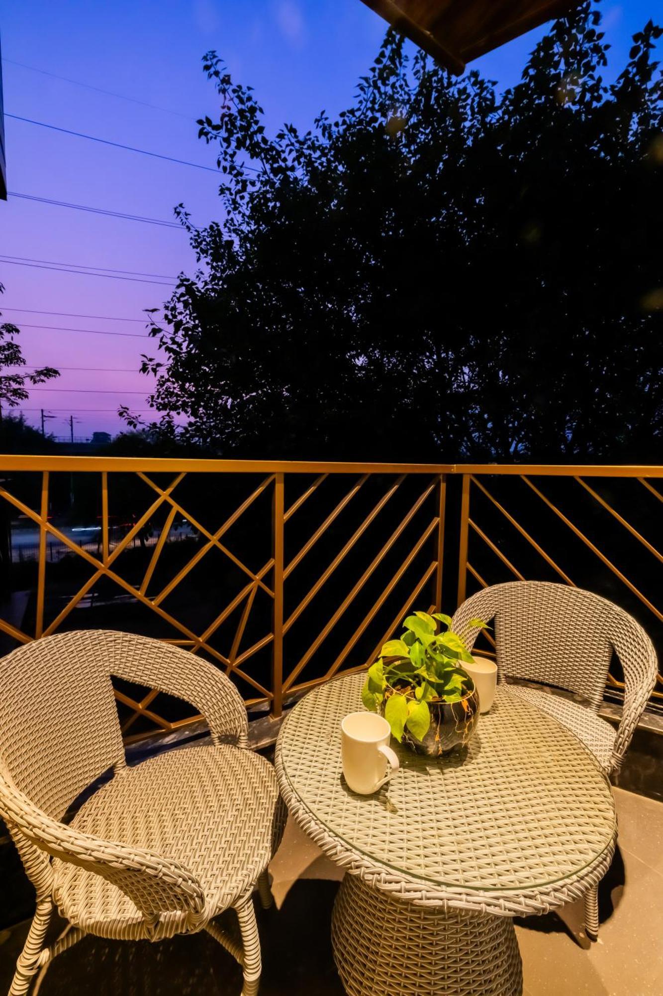 Kyomi Service Apartments Gurgaon Exterior photo